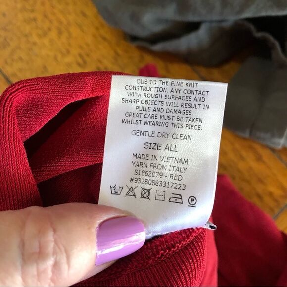 Scanlan Theodore V-Neck Crepe w/Attached Neck Tie Knit Top Pop of Red One Size - Picture 12 of 13
